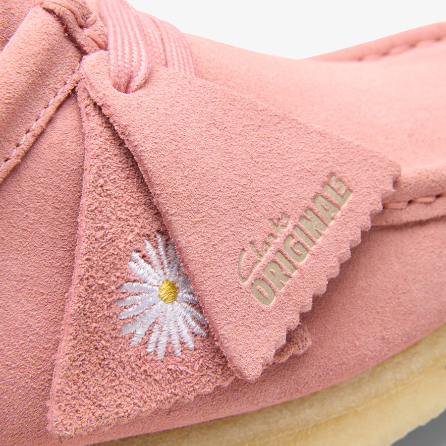 〈Clarks〉Wallabee / Blush Pink Suede (Womens)