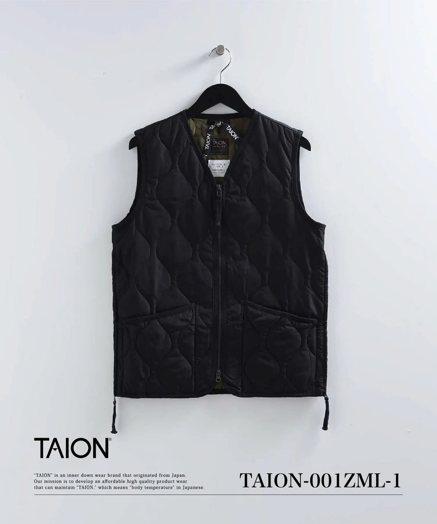 〈TAION〉[UNISEX] ミリタリー Vネックジップ ダウンベスト(TAION-001ZML-1)