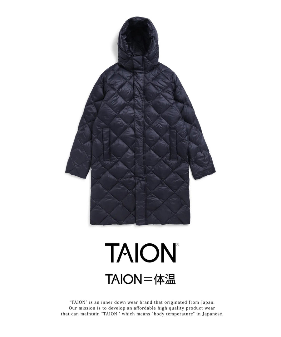 〈TAION〉[UNISEX] シティ フード ロングダウンジャケット(TAION-106COCI)